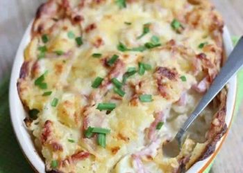 Blumenkohlgratin, Kartoffeln, Käse und Schinken