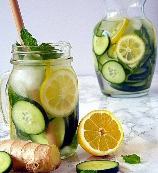 Japanisches Wasser, der Schlüssel zur Fettverbrennung an der Taille, am Rücken und an den Oberschenkeln