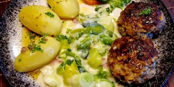Fleischpflanzerl mit Kartoffel-Lauchgemüse