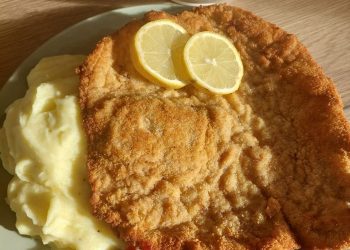 Wiener Schnitzel mit Sahnemöhren und Kartoffelpüree