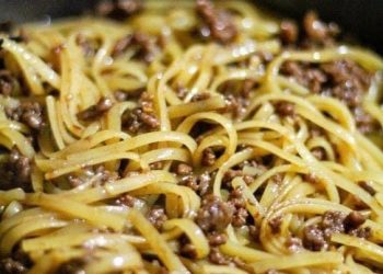 Mongolische Rinderhacknudeln