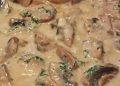 Champignons in leckere Knoblauch Rahmsoße