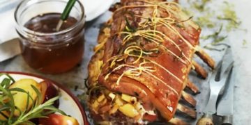 Schweinebraten mit Zwiebeln und Honig