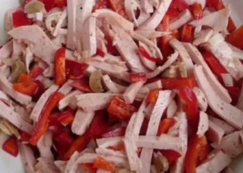  WURST SALAT MIT PAPRIKA UND MAIS