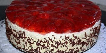 Erdbeerkuchen mit Schmand-Vanillecreme