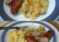 Bratwurst mit Sauerkraut und Kartoffeln