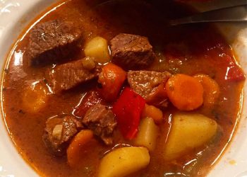 Original ungarische Gulaschsuppe