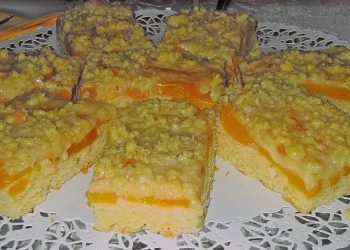 Pfirsichschnitten mit Streuseln