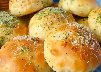 Megalecker Knoblauch Brötchen Gefüllt Mit Mozzarella Käse Rezept