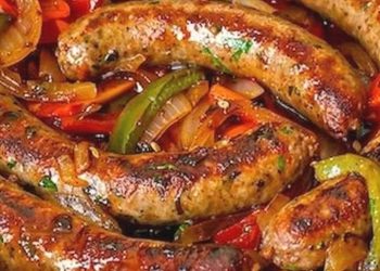 Bereiten Sie sich darauf vor, die Aromen zu genießen: Rezept für italienische Wurst mit Paprika und Zwiebeln!