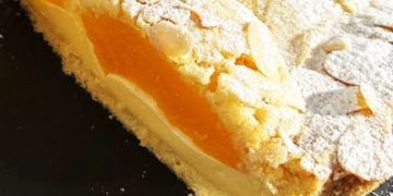 Italienischer Pfirsich- und Zitronenkuchen: Ein Beliebtes Dessert
