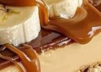 KaramellkuchenDieser Käsekuchen mit Banane, Karamell und Erdnussbutter ist ein Muss für alle Dessertliebhaber!
