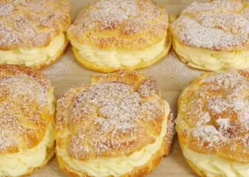 Fantastische Teilchen gefüllt mit Vanillecreme