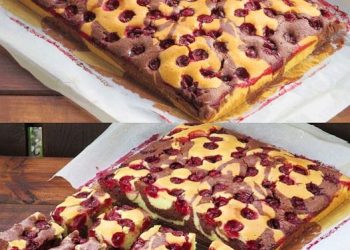Schoko Kirsch Blechkuchen in 3 Minuten zubereitet (ein Tassenrezept)