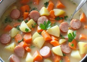 Kohlrabi Kartoffel Mohren Eintopf mit Wiener Würstchen