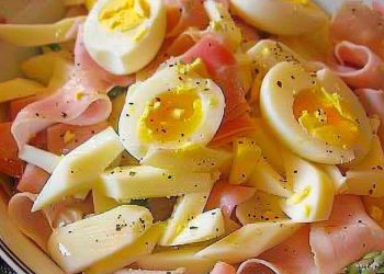 Spargelsalat mit Schinken und Ei