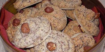 Nussmakronen, davon muss ich immer extra viele backen!