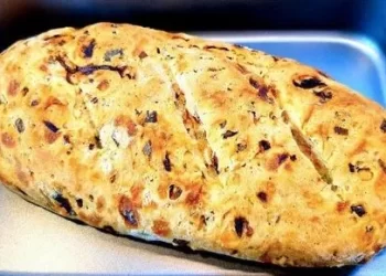 Zwiebelbrot ohne Hefe schneller gegessen als gebacken!