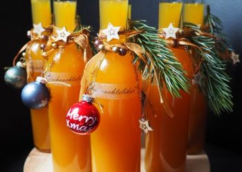 Knallig und fruchtig, Nimm 2 Likör mit 3 Zutaten