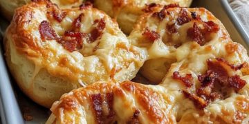 Blätterteig-Kringel mit Schinken & Käse – Herzhaft & Knusprig!