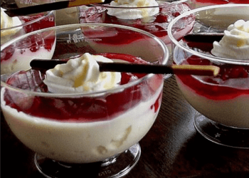 Eierlikörcreme mit Früchten, sowas von lecker!