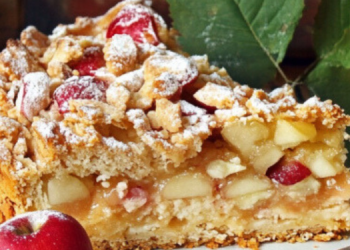 Bratapfelkuchen mit Streusel – Herbstliche Gaumenfreude 