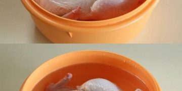 Hühnchen aus dem Laden weiche ich immer in Salzwasser ein